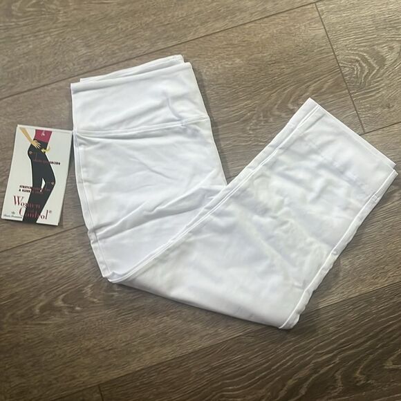 New with Tags Wicked Women In Control Pull-On Capri Pants Size Small - Picture 4 of 10